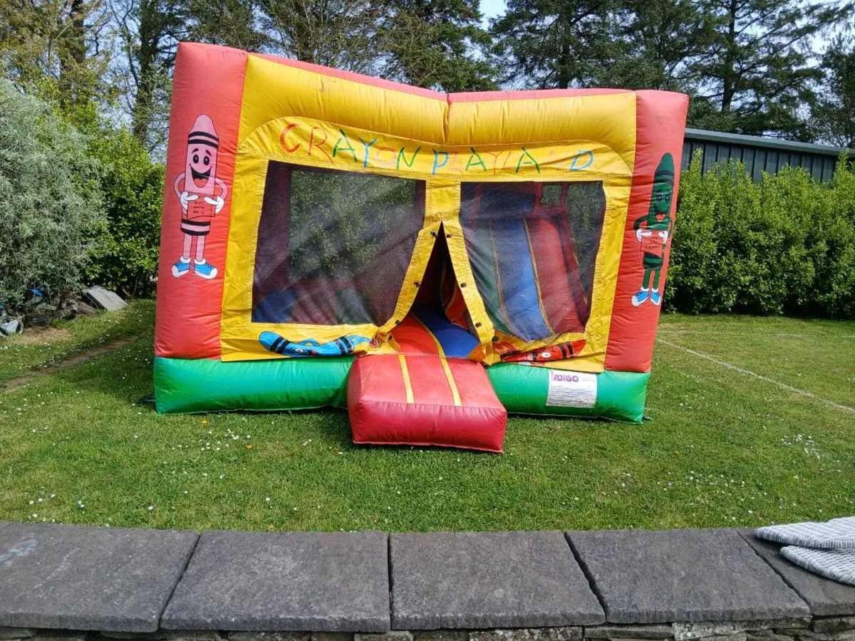 Bouncy castle - Image 1