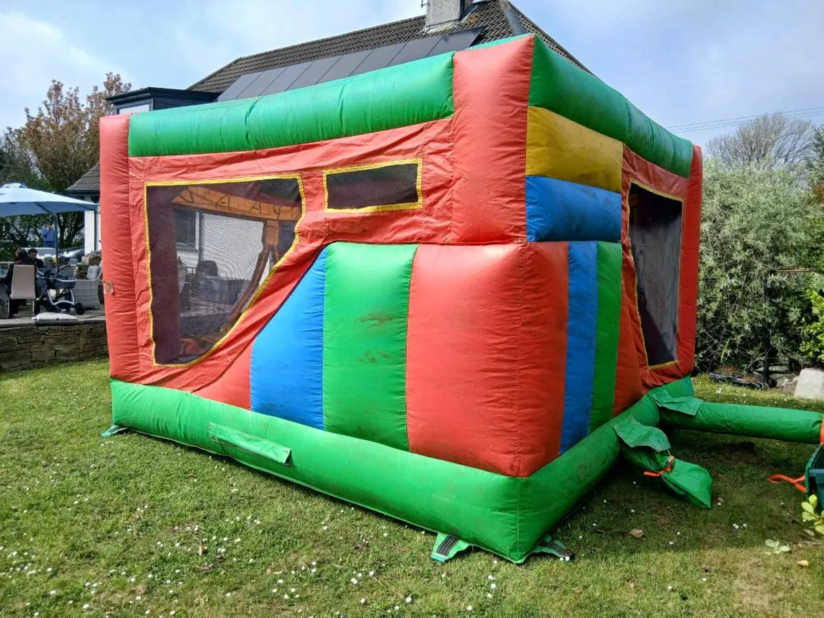 Bouncy castle - Image 4