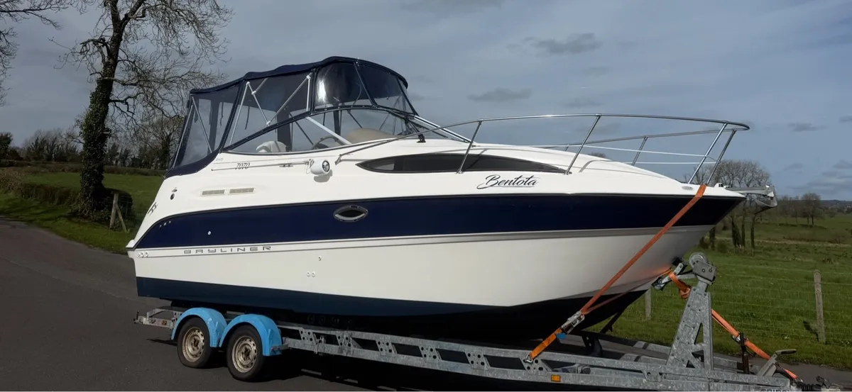 BAYLINER 245 SPORTS CRUISER BOAT - Image 2