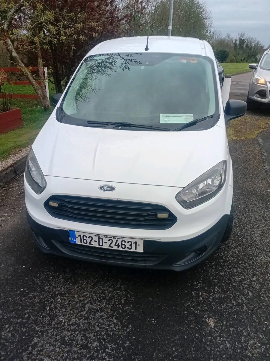 NEW DOE, SERVICE HISTORY - Image 1