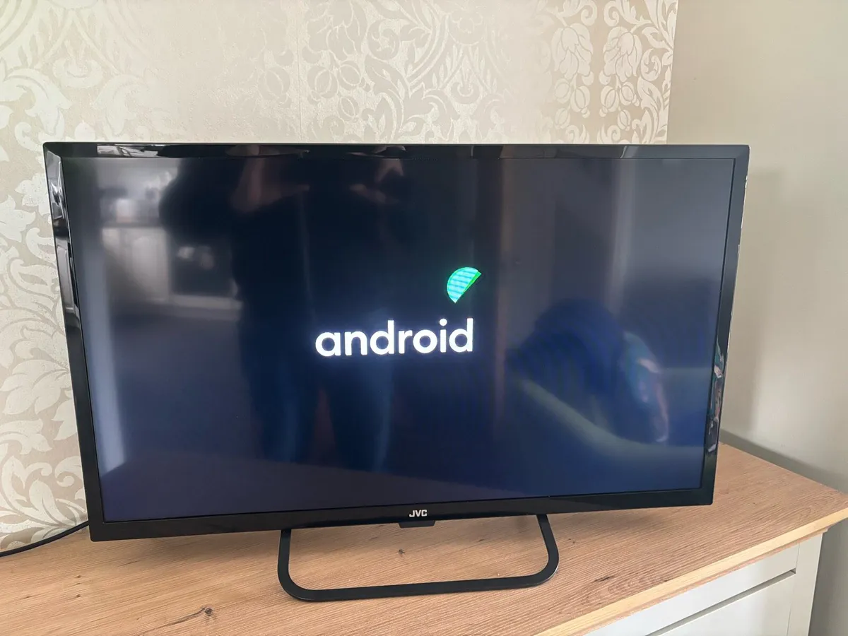 JVC 32” Smart HD ready LED TV - Image 2