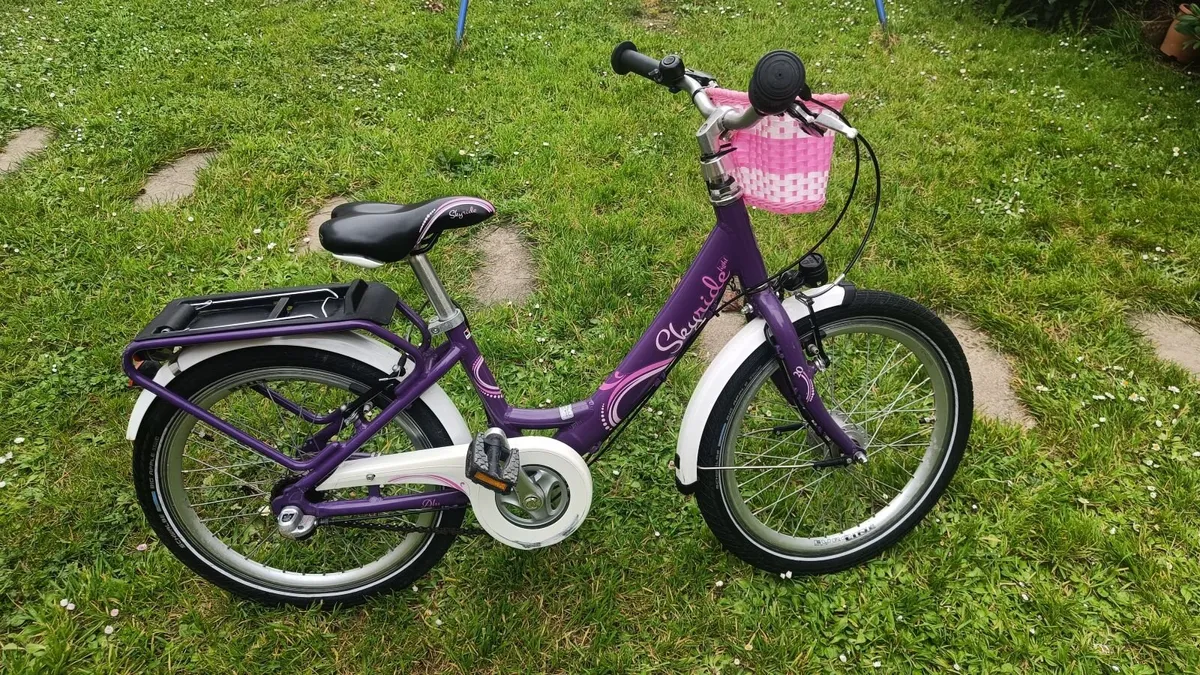 Girls bike 20 inch - Image 3