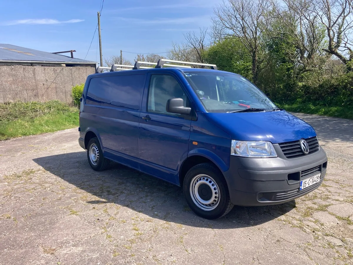 VW T5 Transporter 2.5 - Image 1