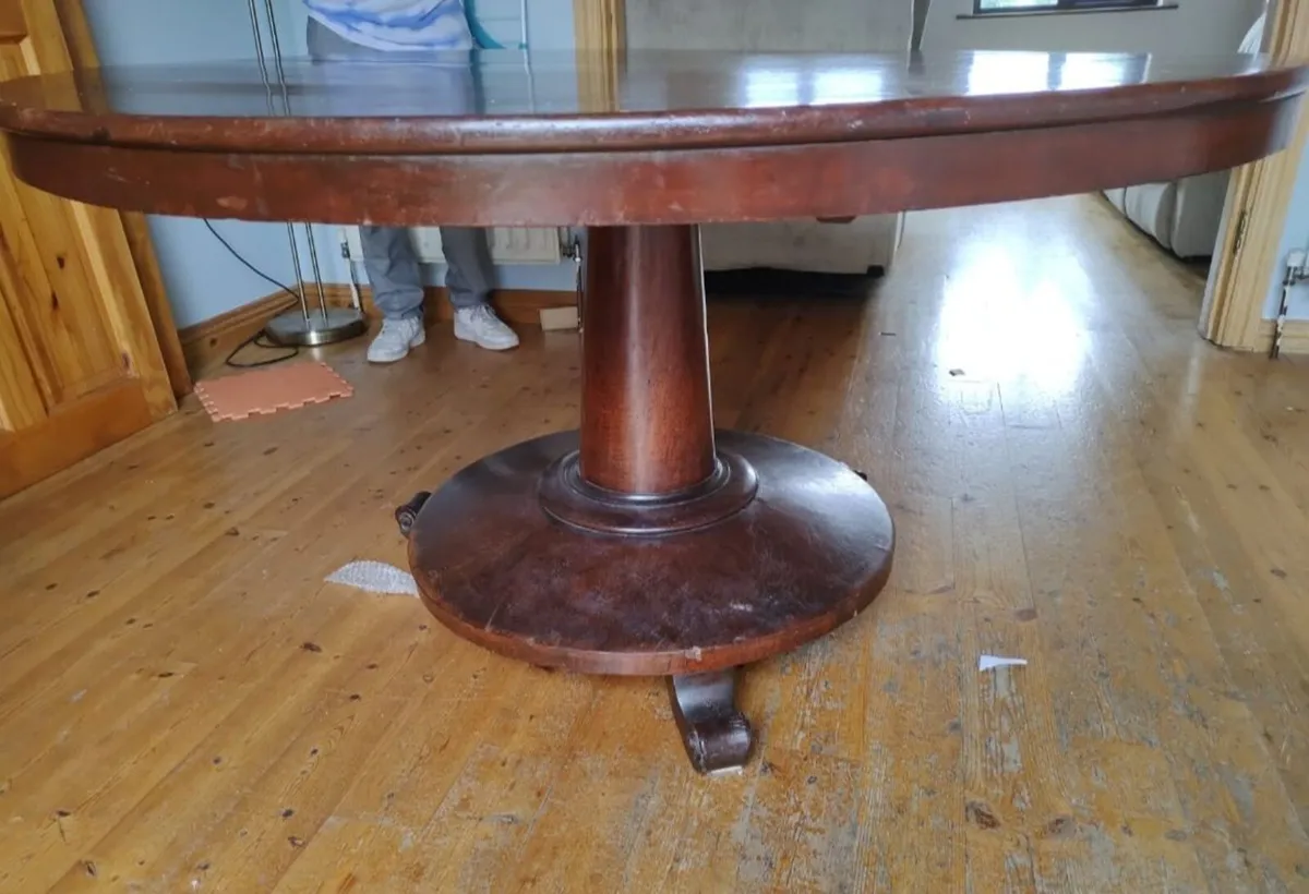 Antique tilt top breakfast table - Image 1