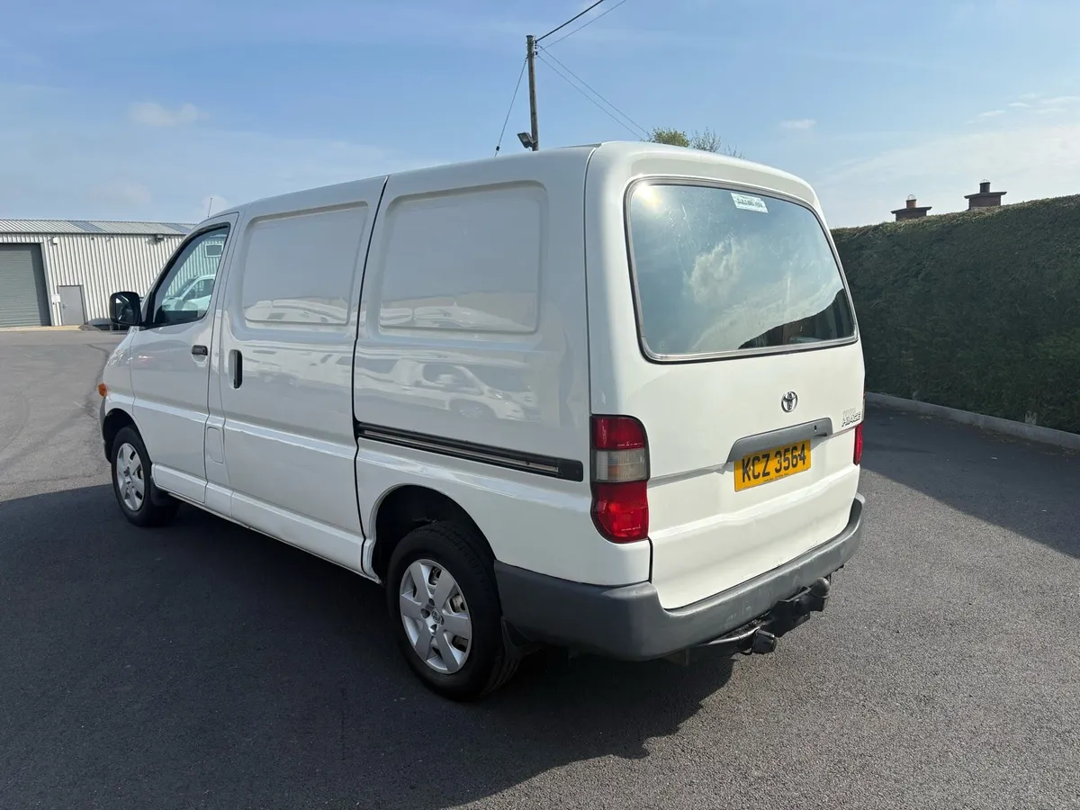 2001 Toyota Hiace. Power van - Image 2