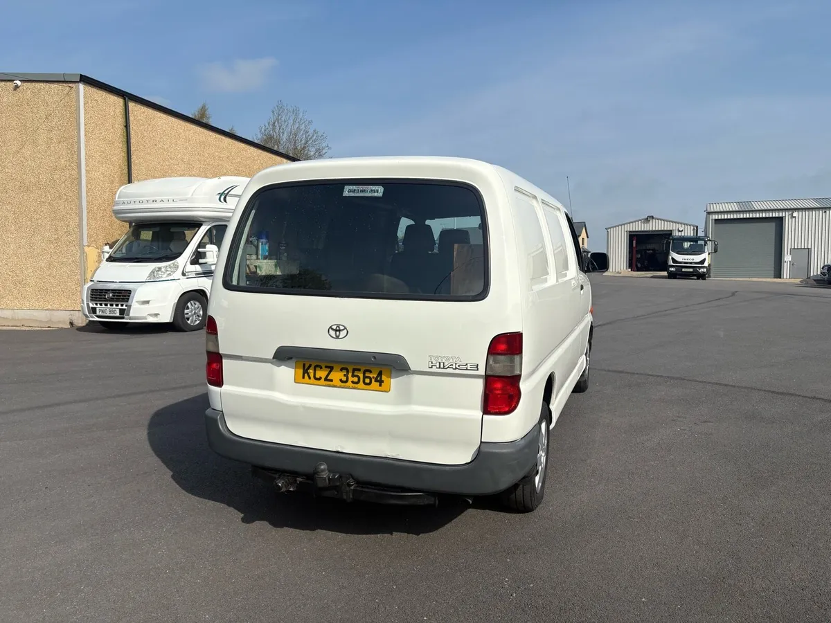 2001 Toyota Hiace. Power van - Image 3