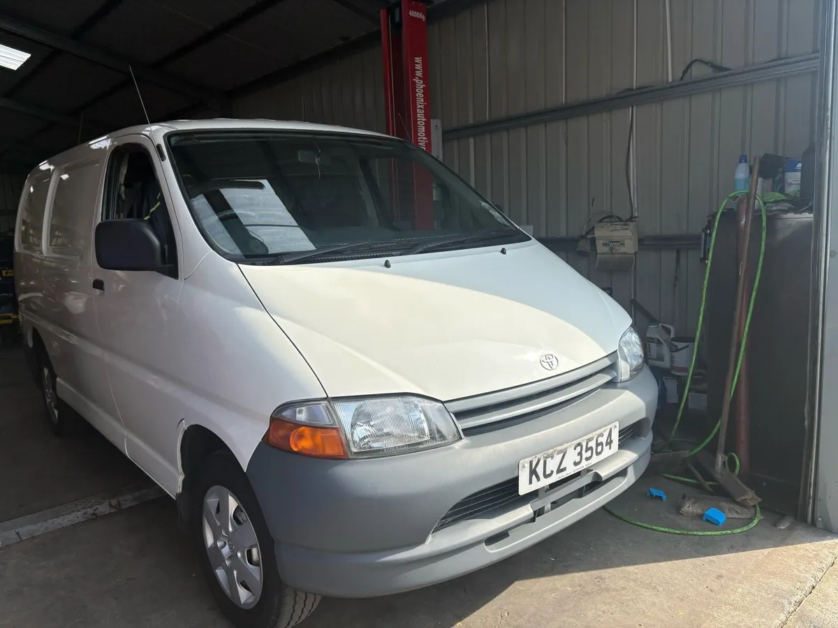 2001 Toyota Hiace. Power van - Image 4