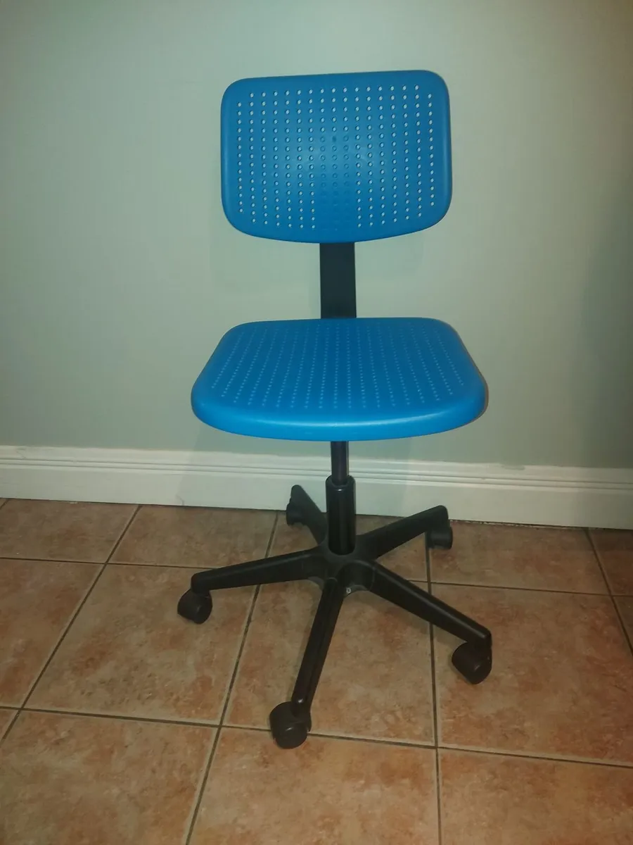 Office chair - Image 1