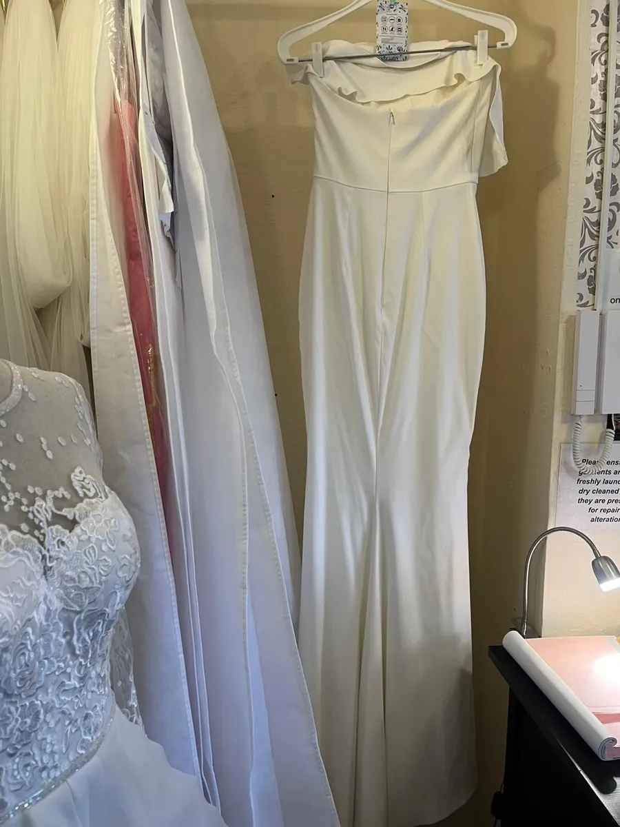 Wedding dress - Image 3