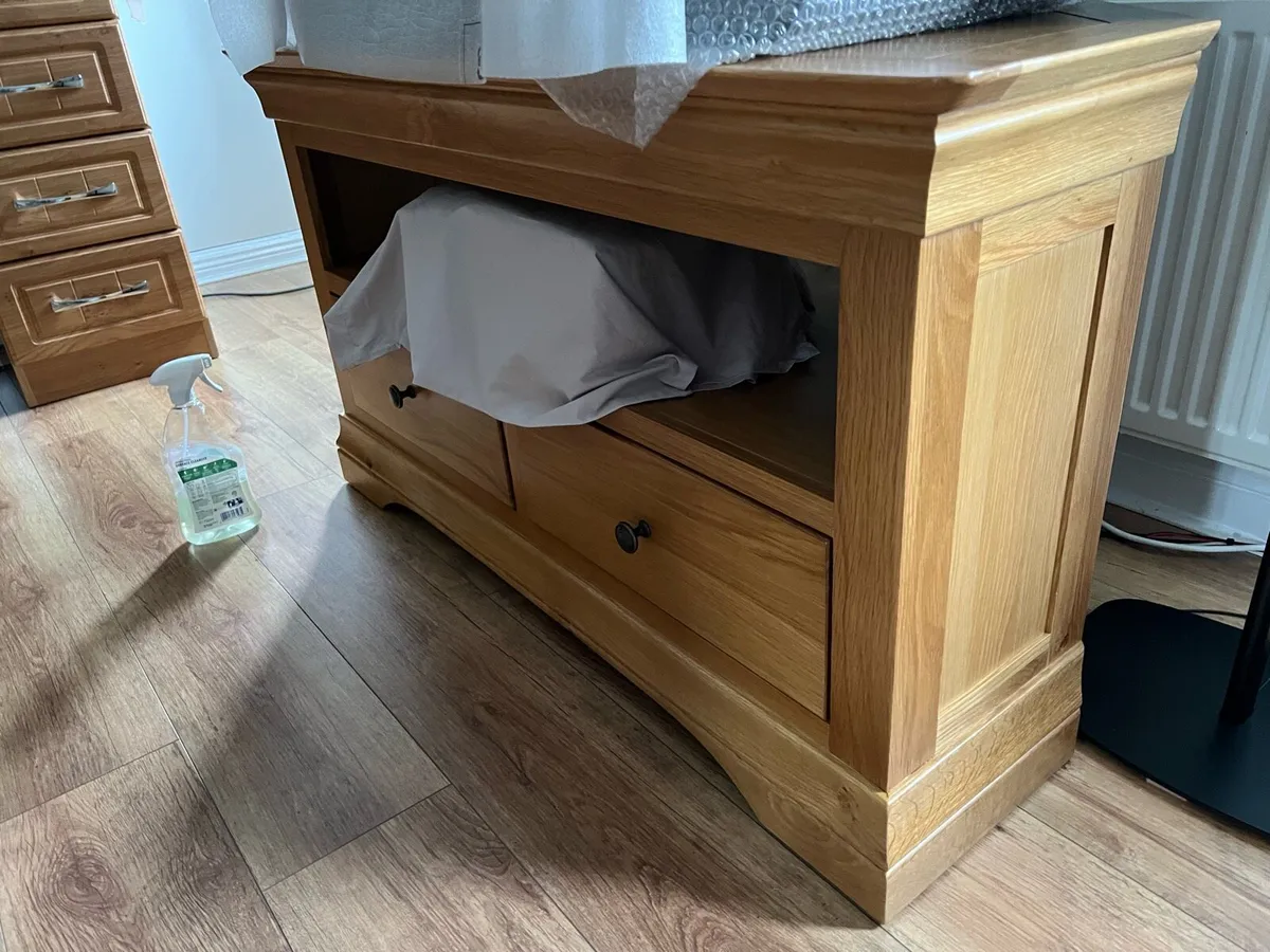 Brand new tv unit. With 2 drawers