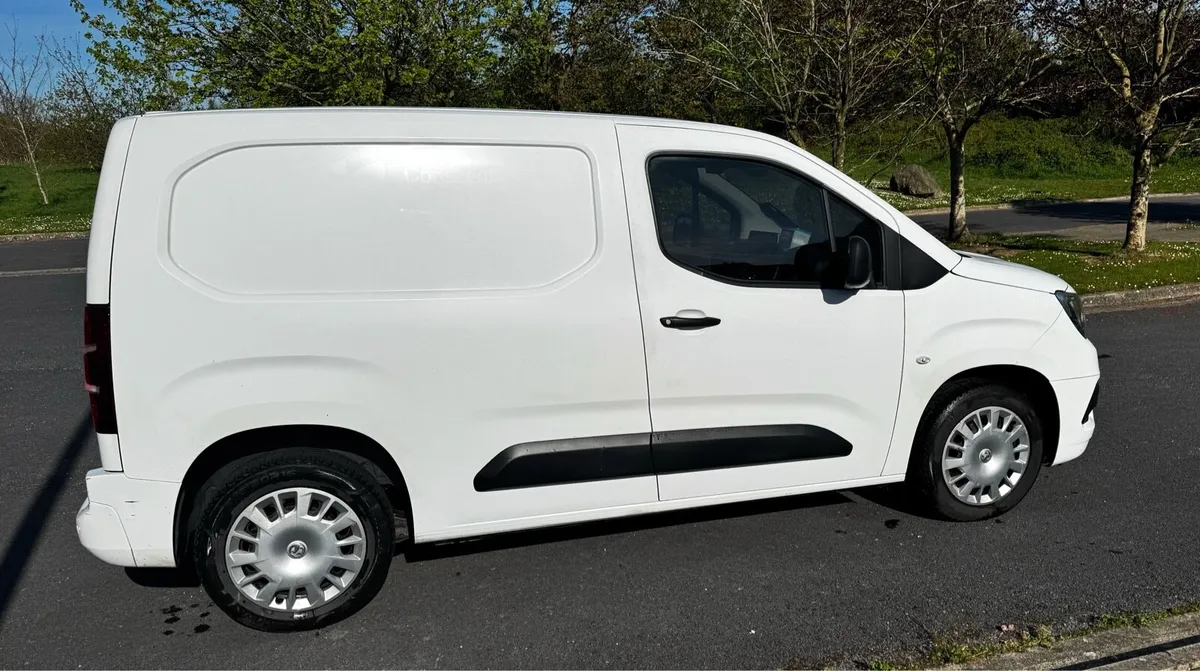 2020 Vauxhall Combo Van 1.5 Diesel - Image 4