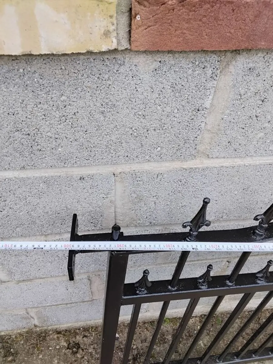 Entrance gates - Image 2