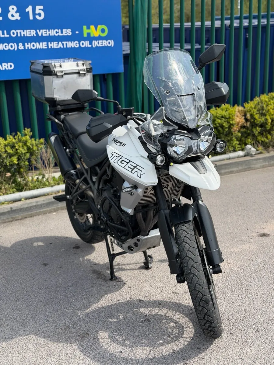 Triumph Tiger 800 XCX - Image 1