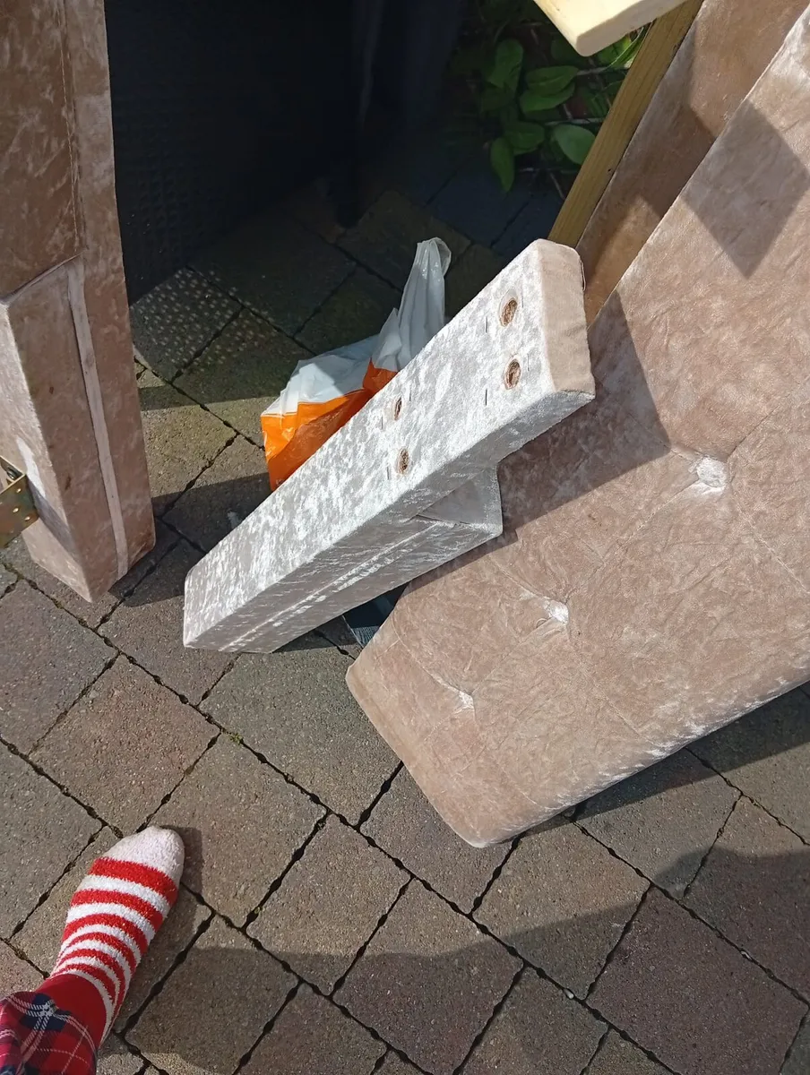 King-size bed - Image 4