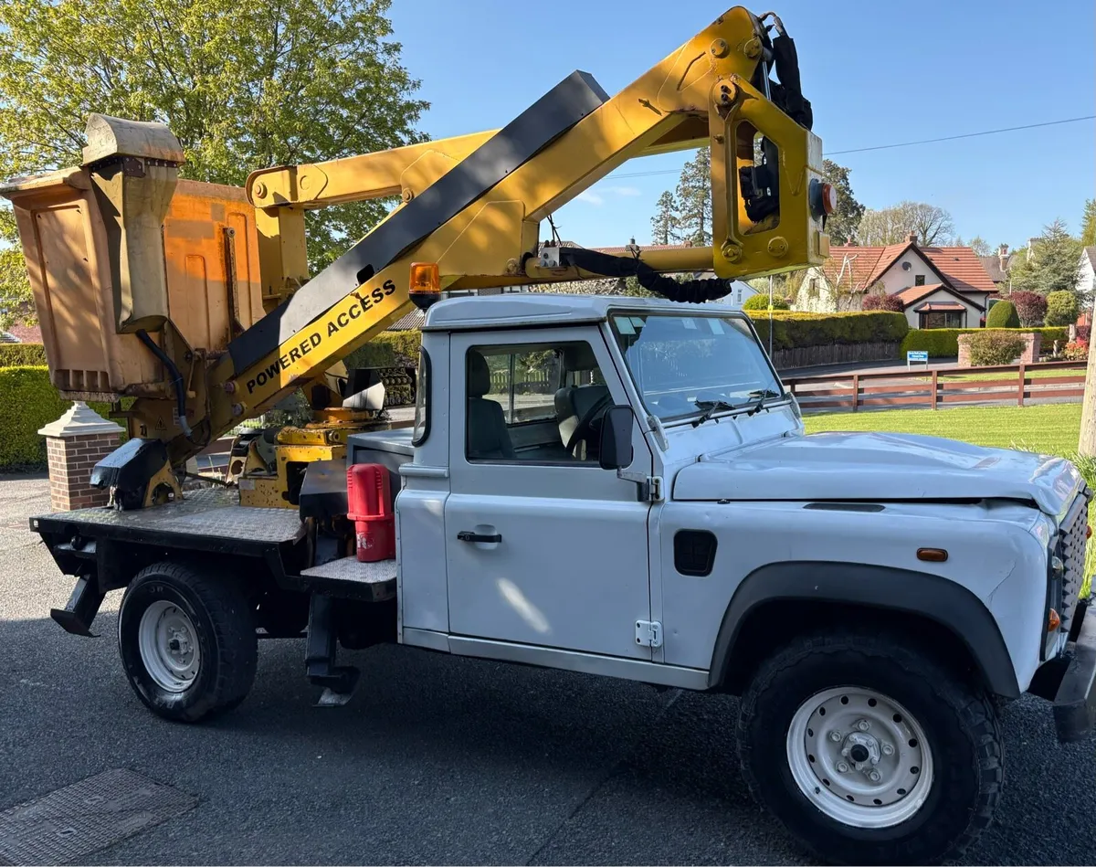 Land Rover Defender Cherry Picker 2013 - Image 2