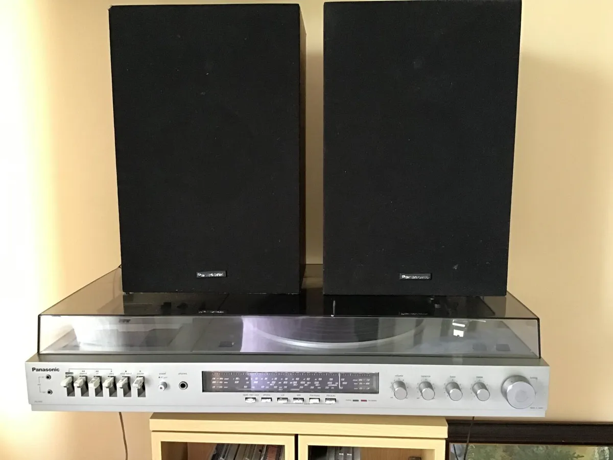 Record Tape and radio player - Image 1