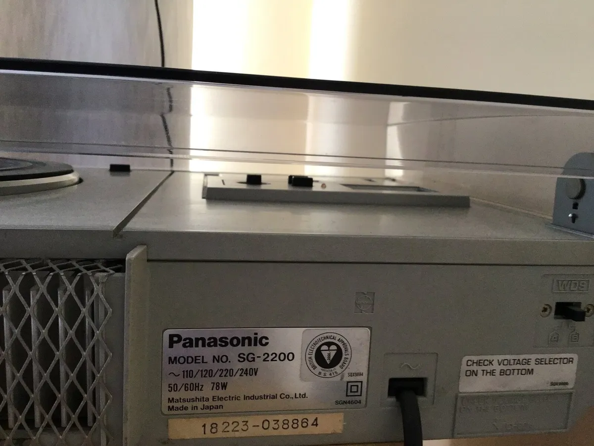 Record Tape and radio player - Image 4