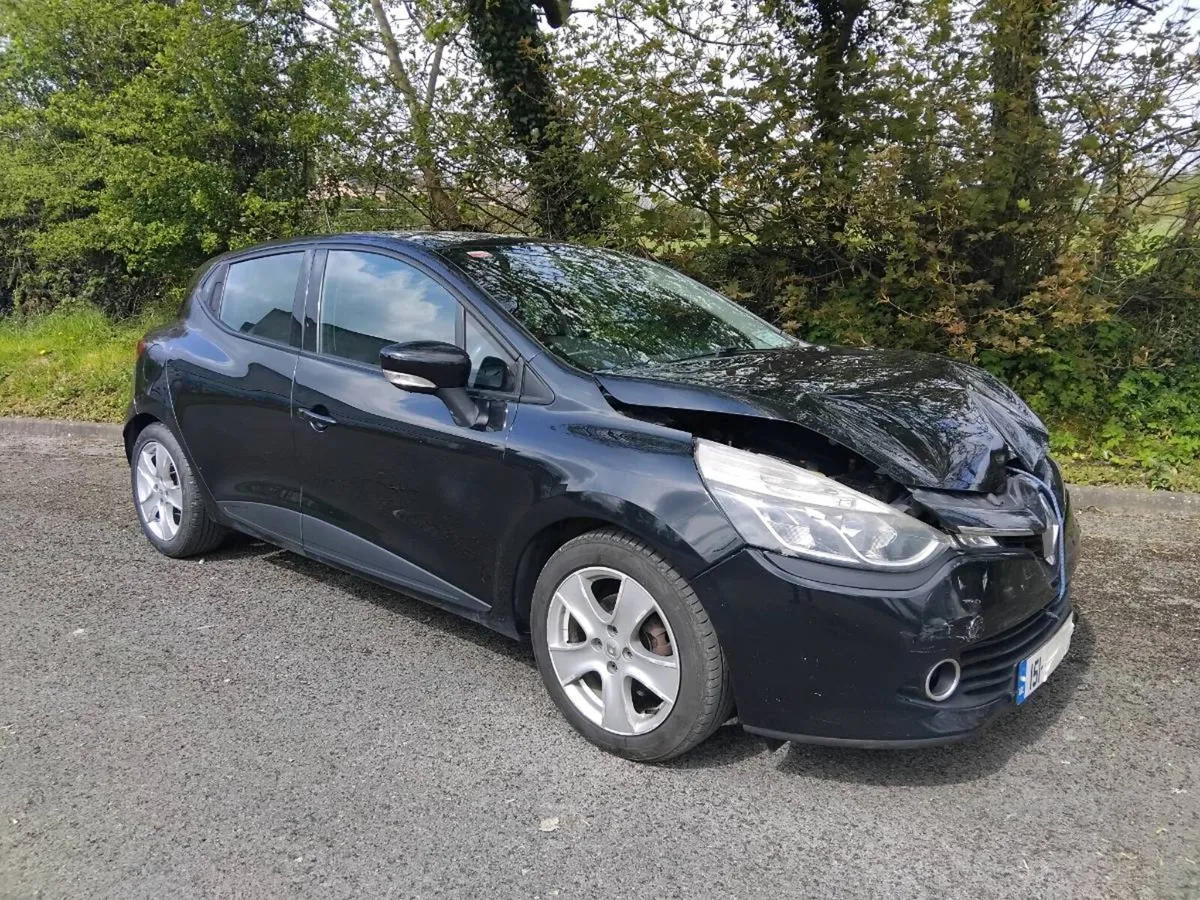 2015 Renault Clio Low Kms - Image 1