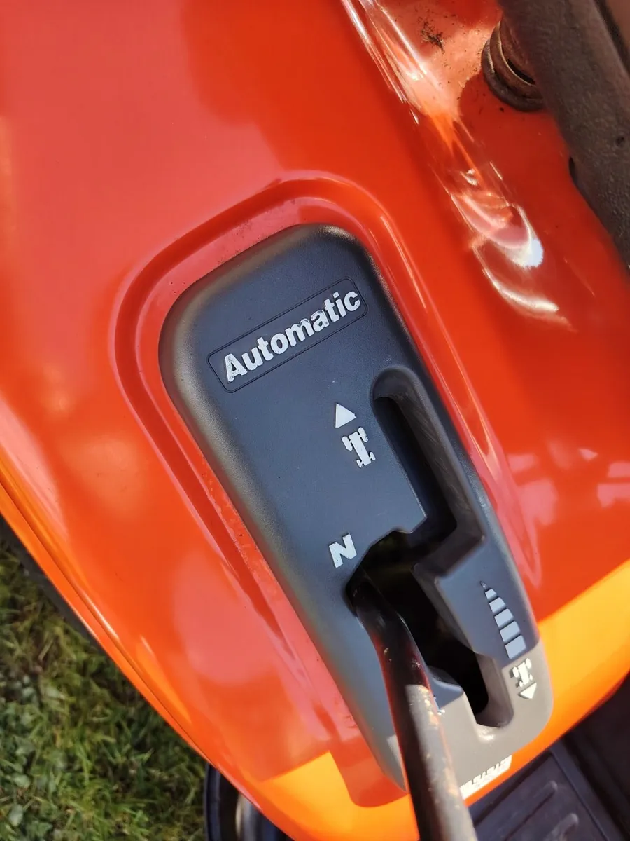 Husqvarna ride on lawnmower - Image 2