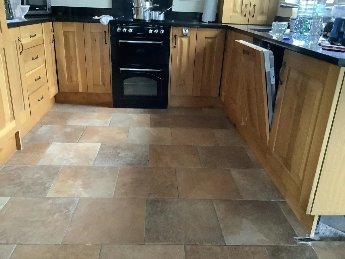 Oak Kitchen - Image 1