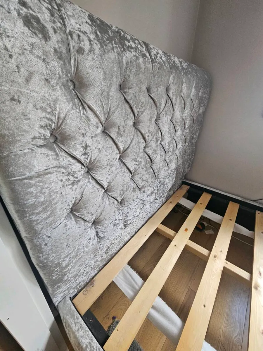 SMALL.DOUBLE BEDFRAME UPHOLSTERED - Image 4