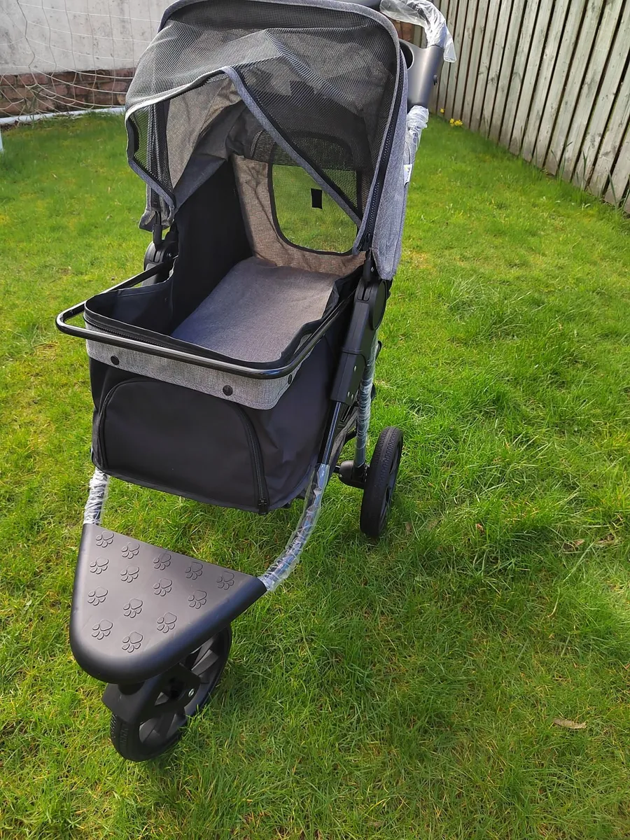 PawHut Folding 3 Wheel Pet Stroller Travel - Image 3