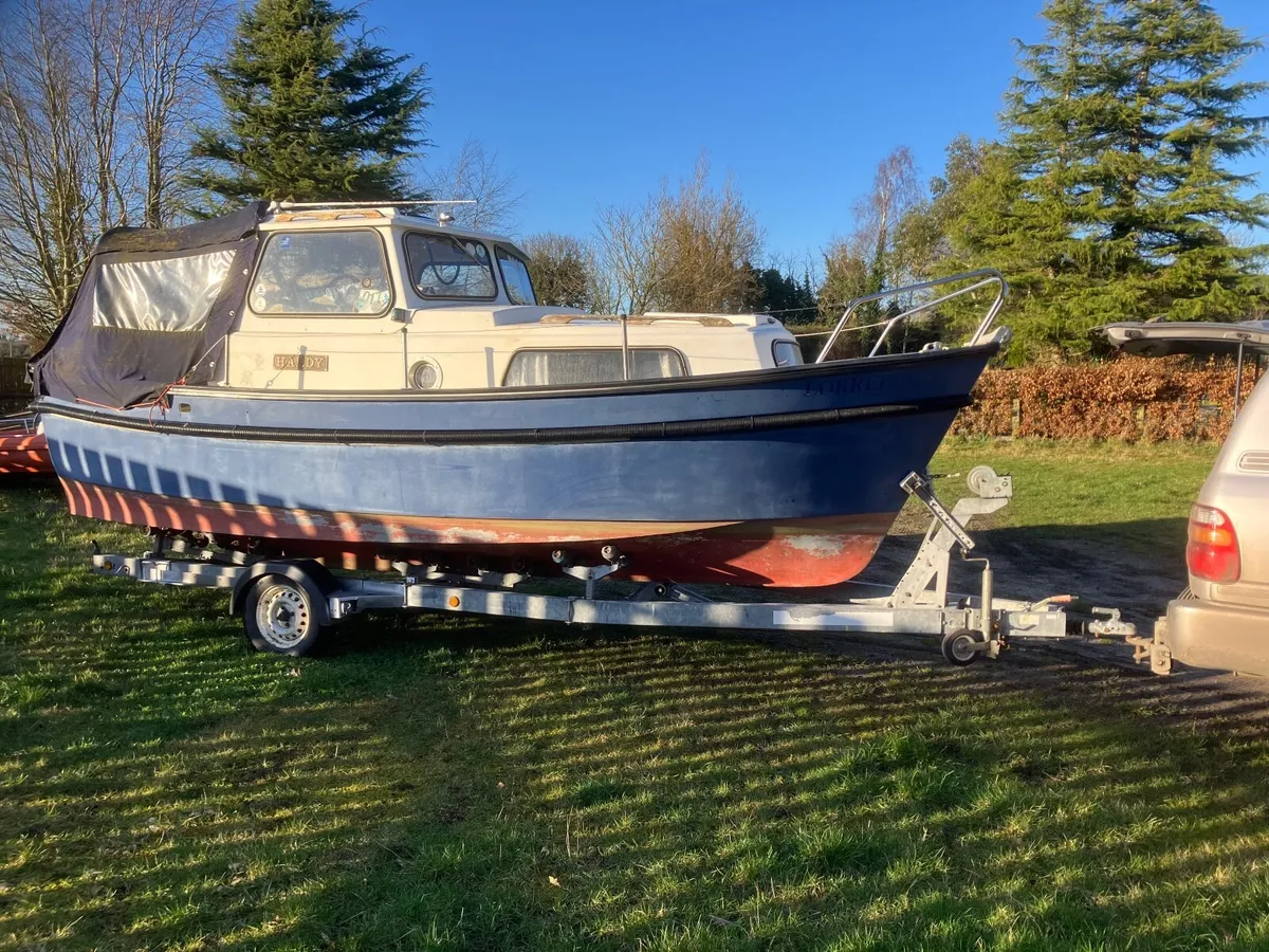 BOAT HARDY 20 FT 3 BERTHS TOILET INCLUDES TRAILER - Image 1