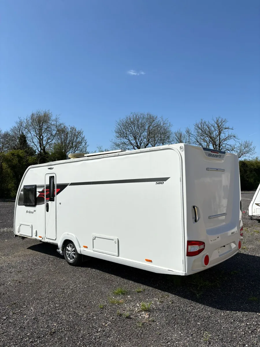 2020 swift 4berth island bed damaged - Image 3