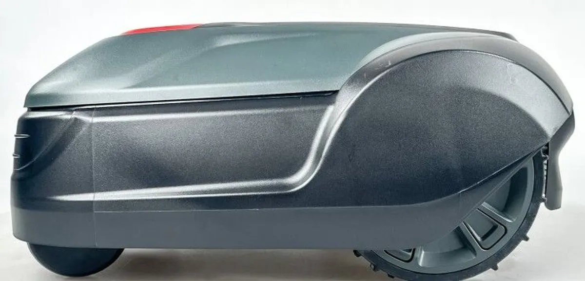 Cramer RM1500 Robotic Lawn Mower plus Installation Kit L Brand New - Image 3