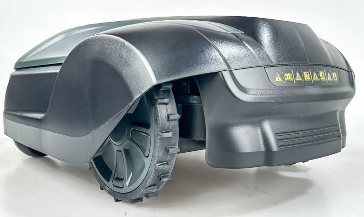 Cramer RM1500 Robotic Lawn Mower plus Installation Kit L Brand New - Image 4