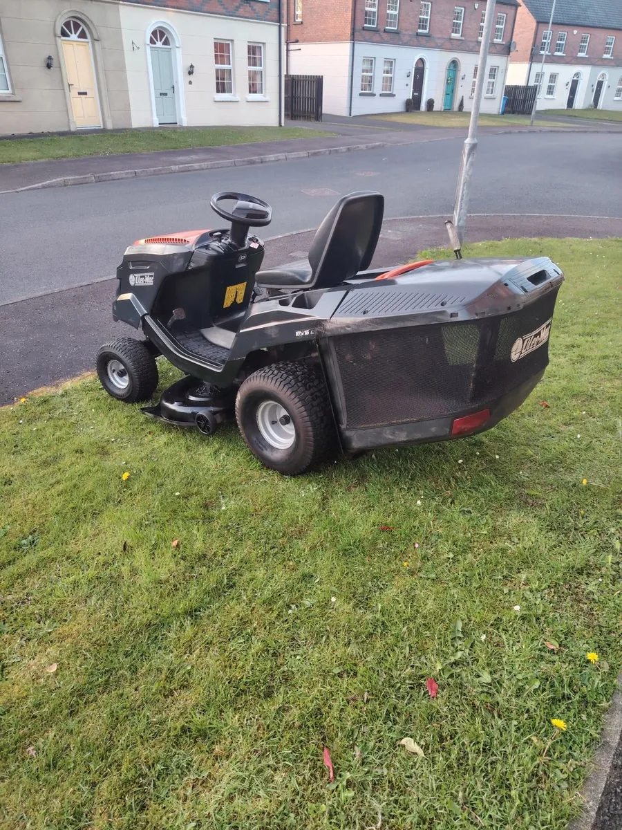 Ride on lawnmower - Image 3