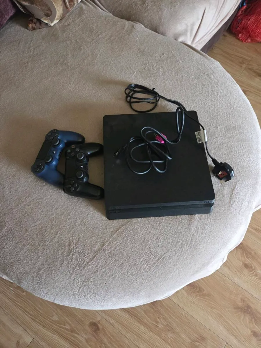 Playstation 4 - Image 1