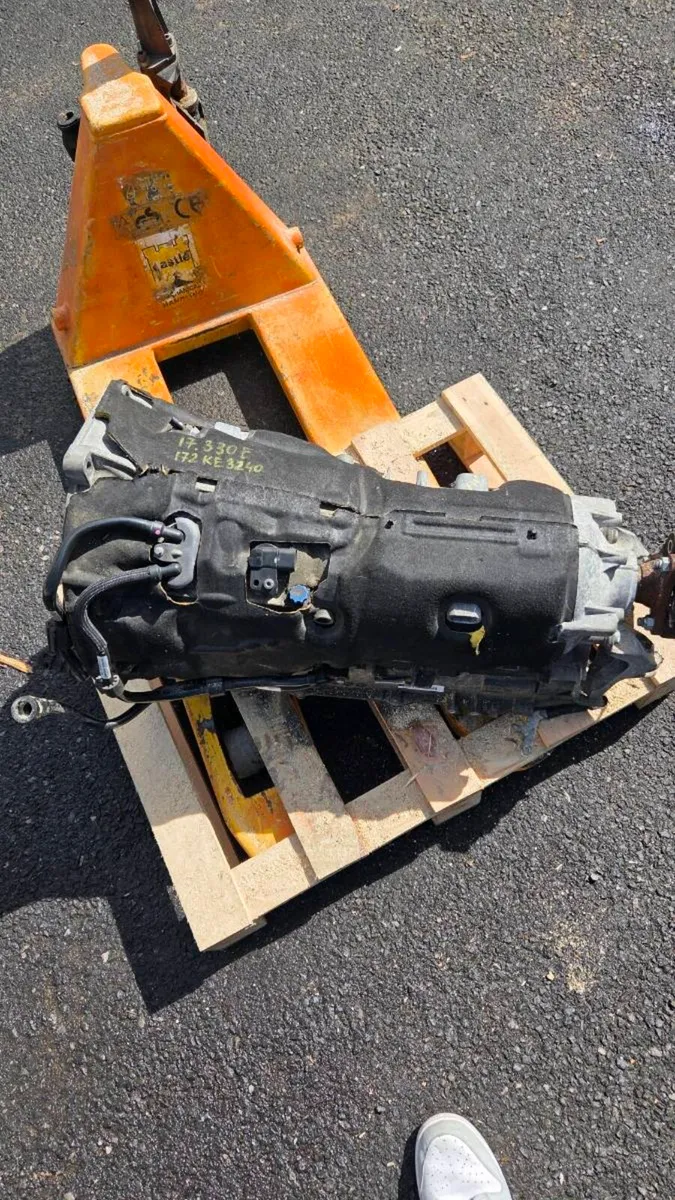 BMW 330E F30 AUTOMATIC GEARBOX (2017) - Image 2