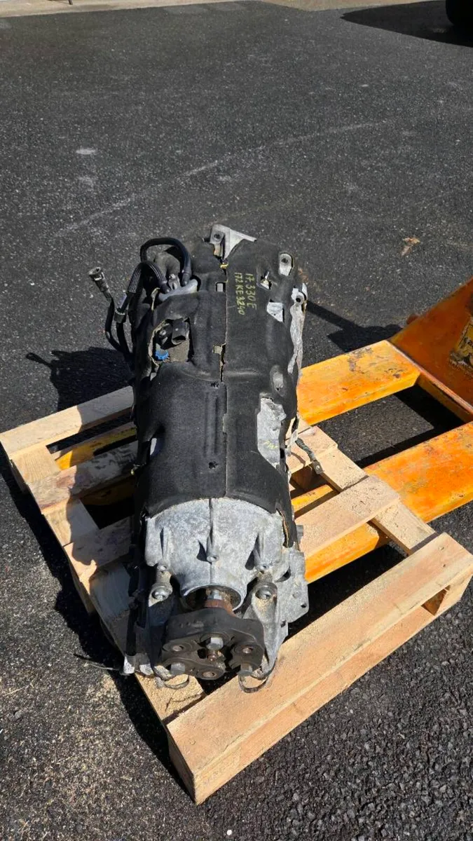 BMW 330E F30 AUTOMATIC GEARBOX (2017) - Image 1