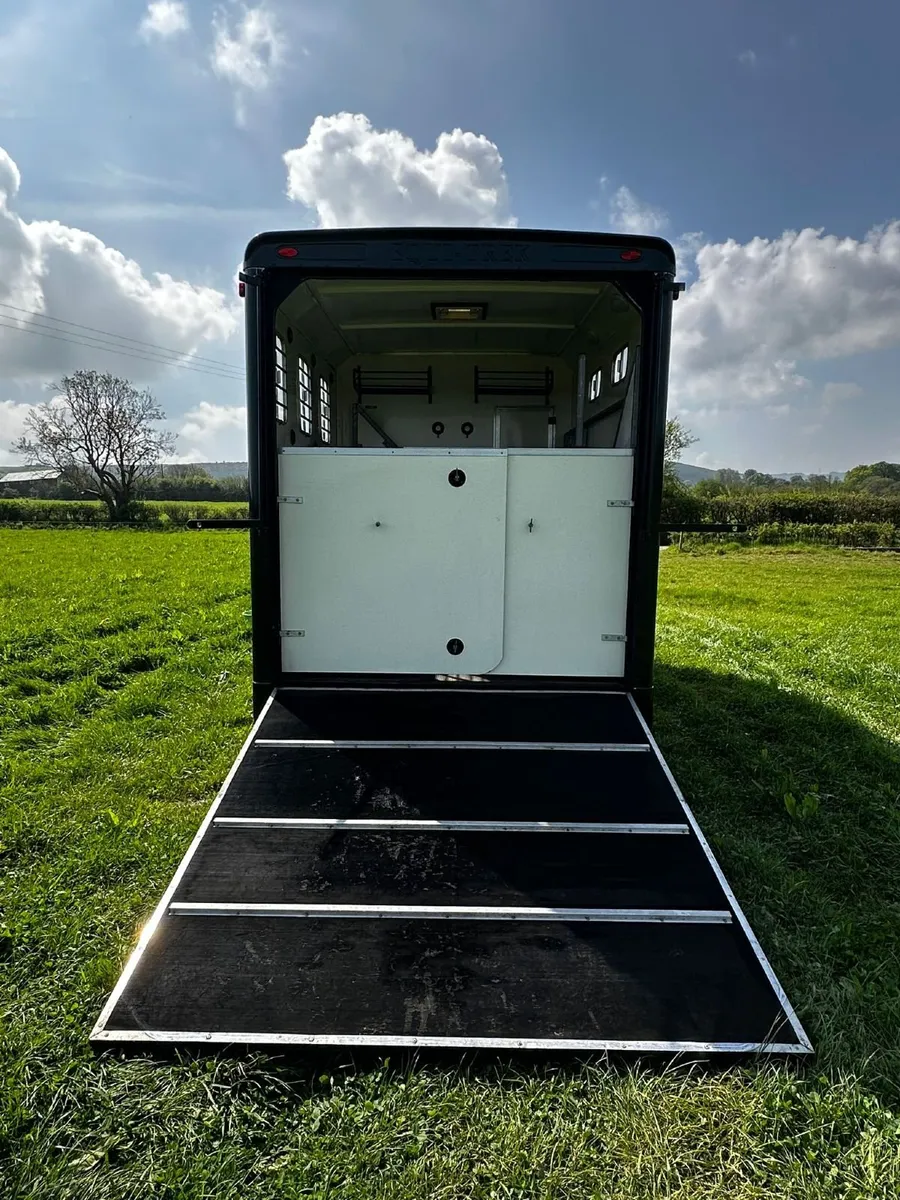 Horse box - Image 4