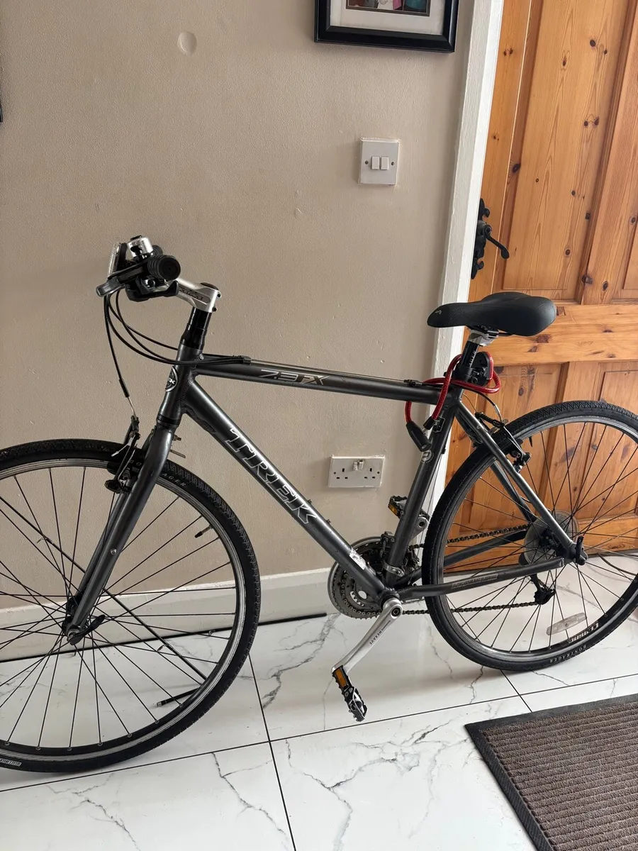 Trek 7.3 FX hybrid bike - Image 1