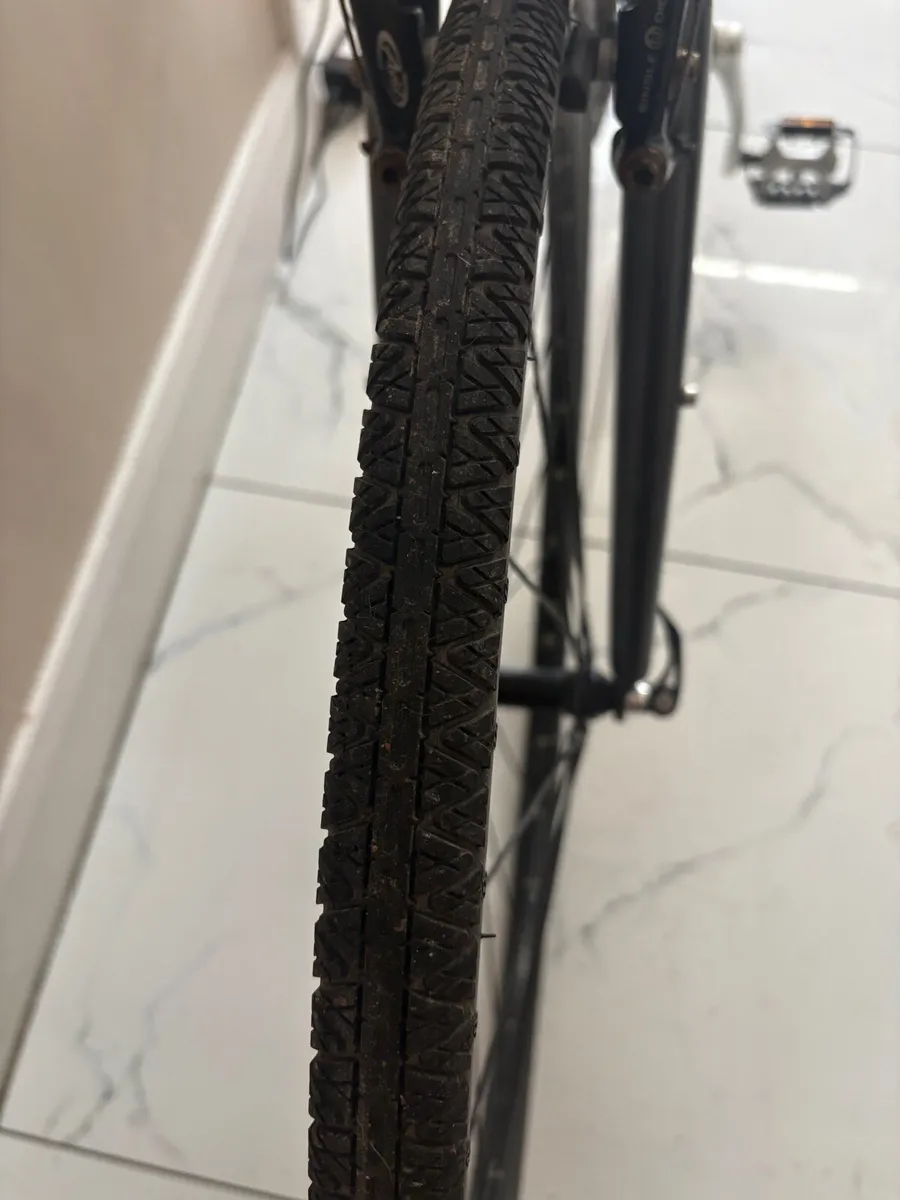 Trek 7.3 FX hybrid bike - Image 3