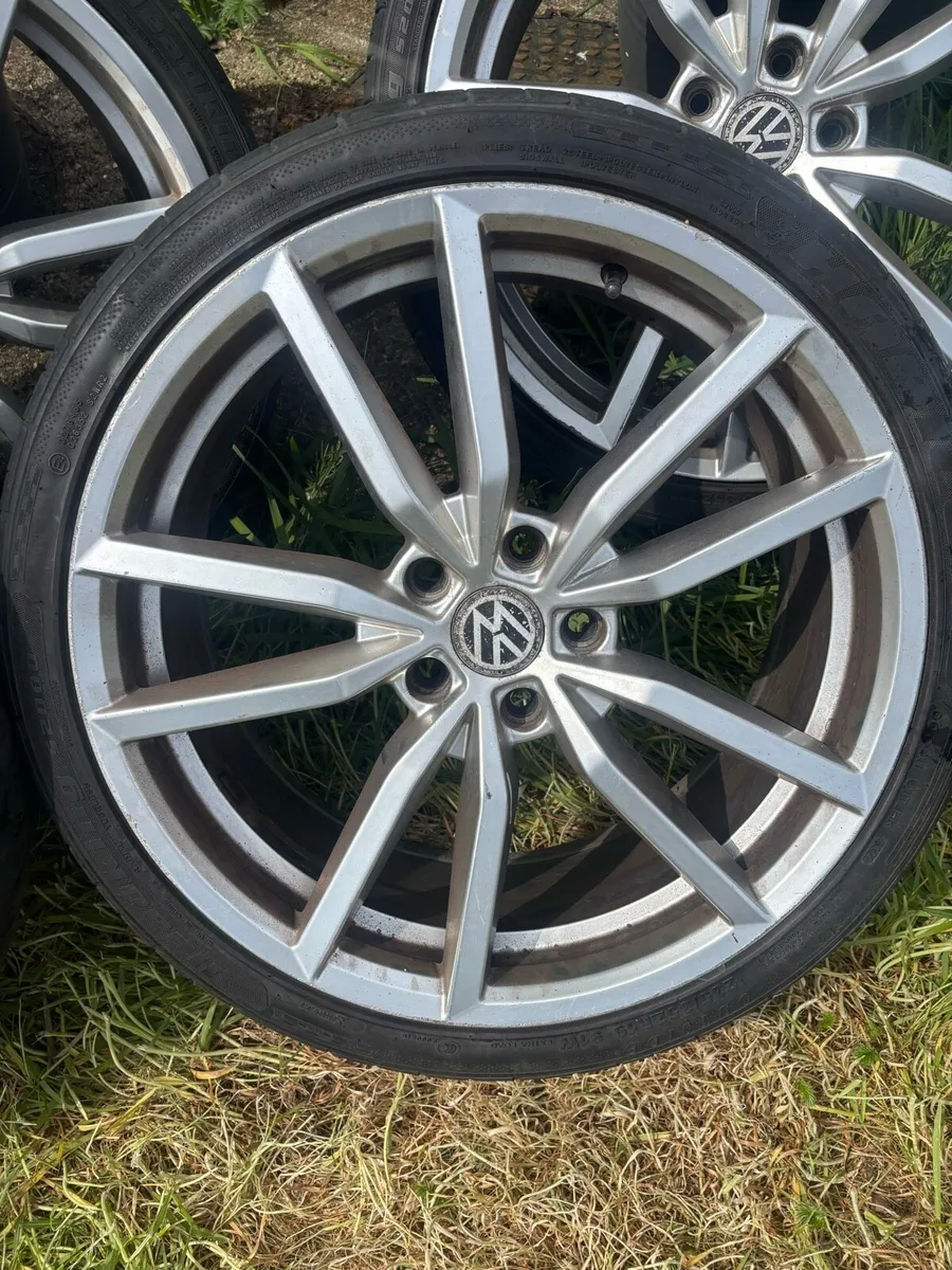 19” PRETORIA SILVER ALLOY WHEELS - Image 3