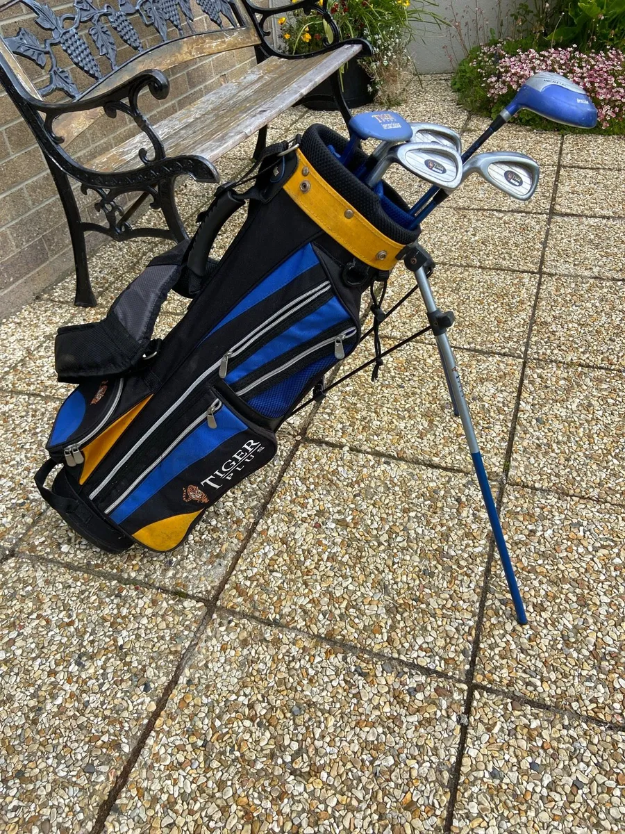 Junior. Golf. Clubs. &. Bag.  Left. Handed - Image 1