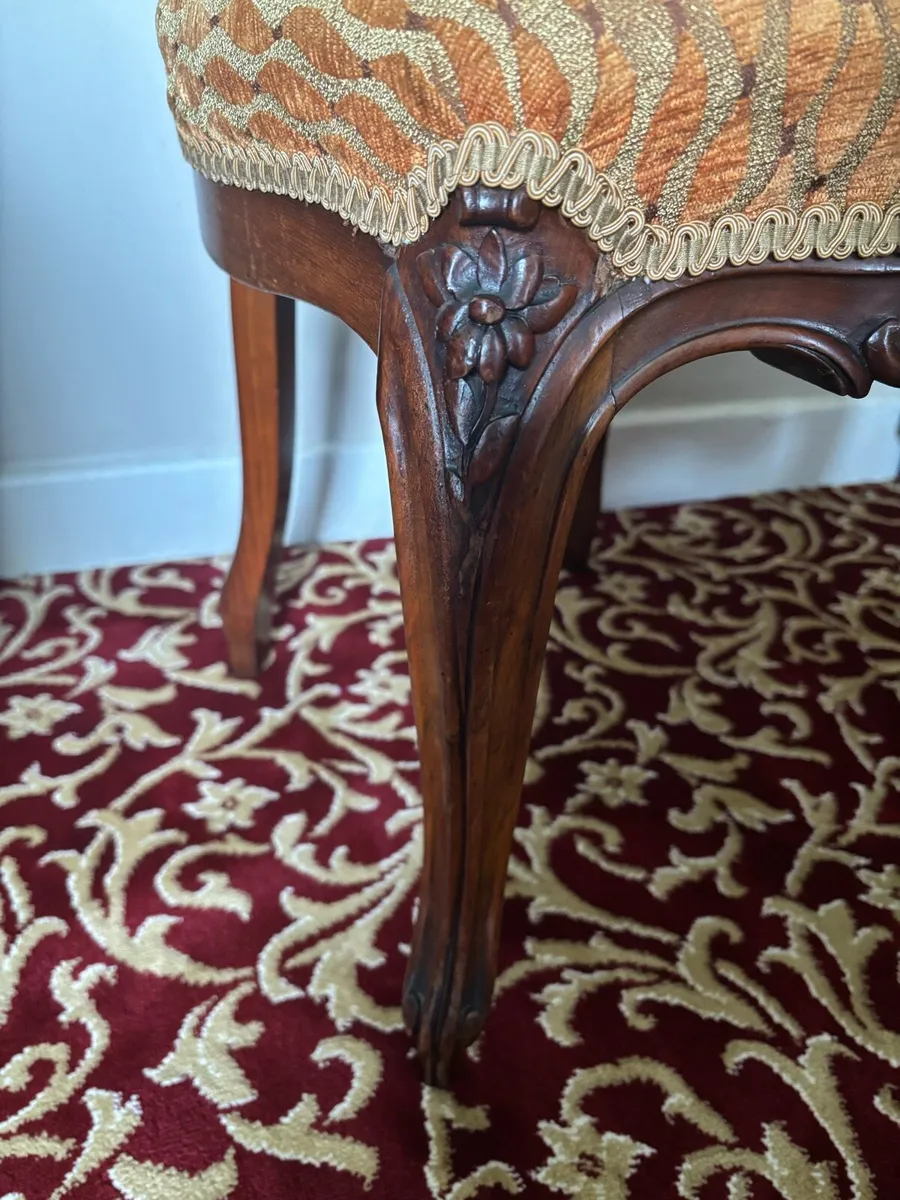 Vintage Victorian style carved walnut accent chair - Image 4