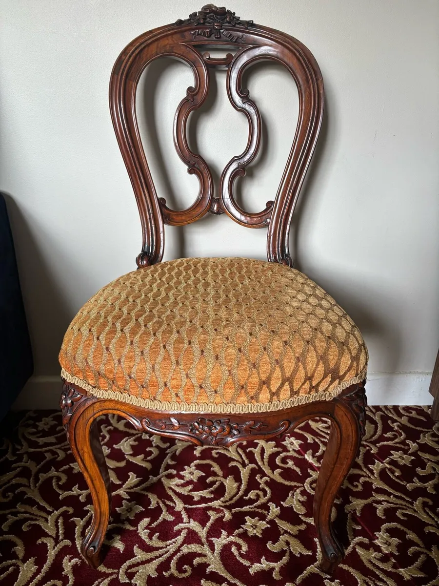 Vintage Victorian style carved walnut accent chair - Image 1