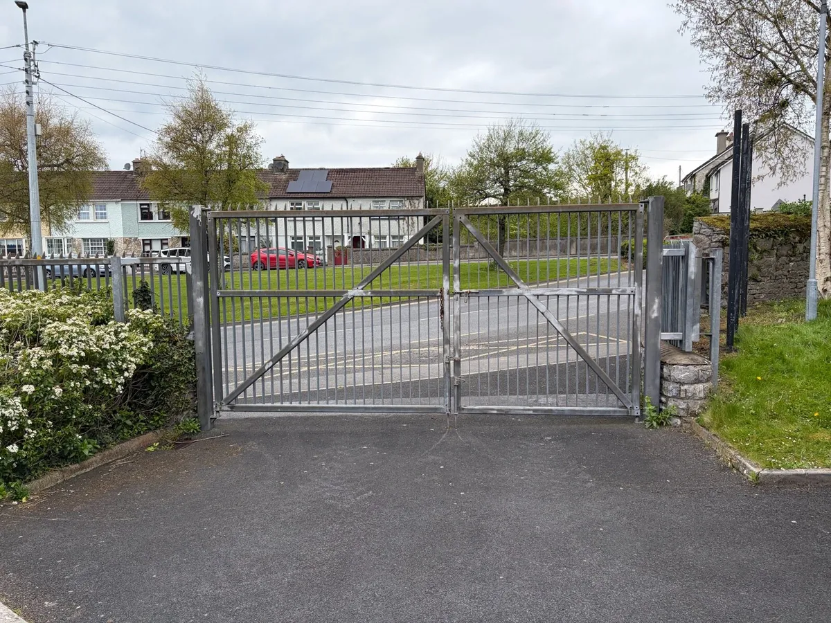 Heavy duty Galvanised security gates and railings - Image 2