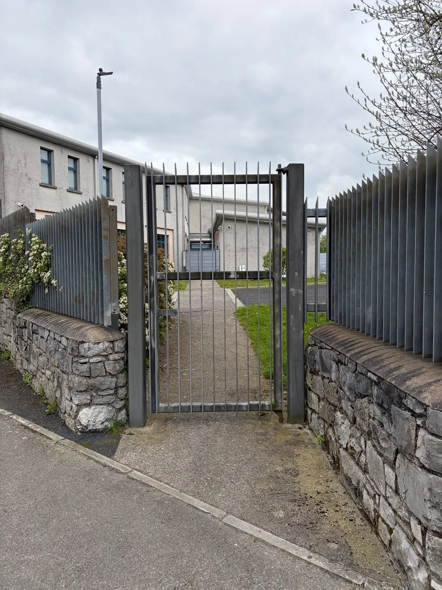 Heavy duty Galvanised security gates and railings - Image 3