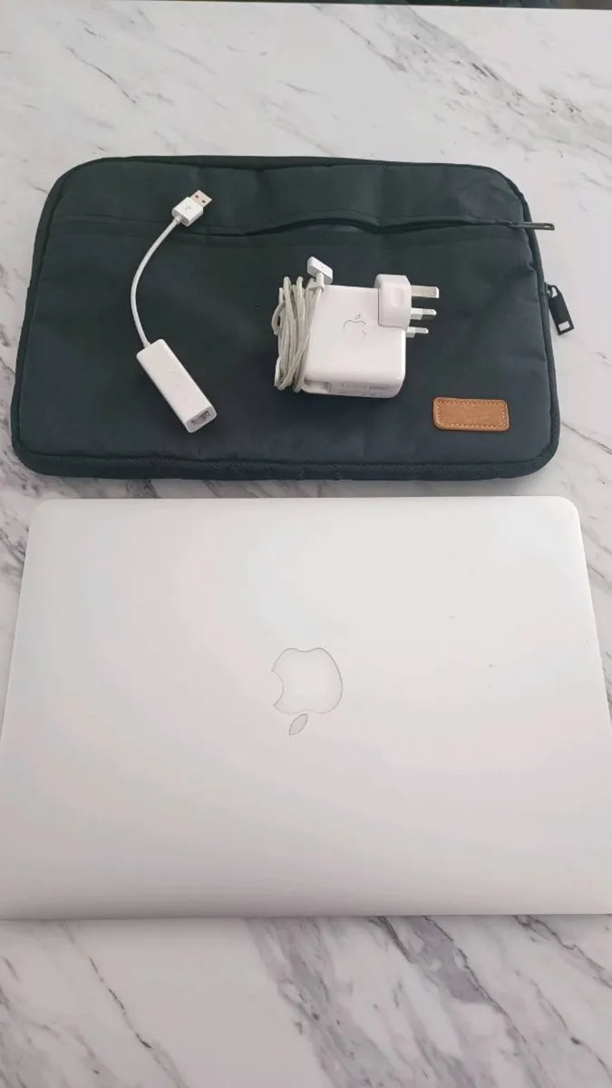 13inch Macbook Air - Image 1