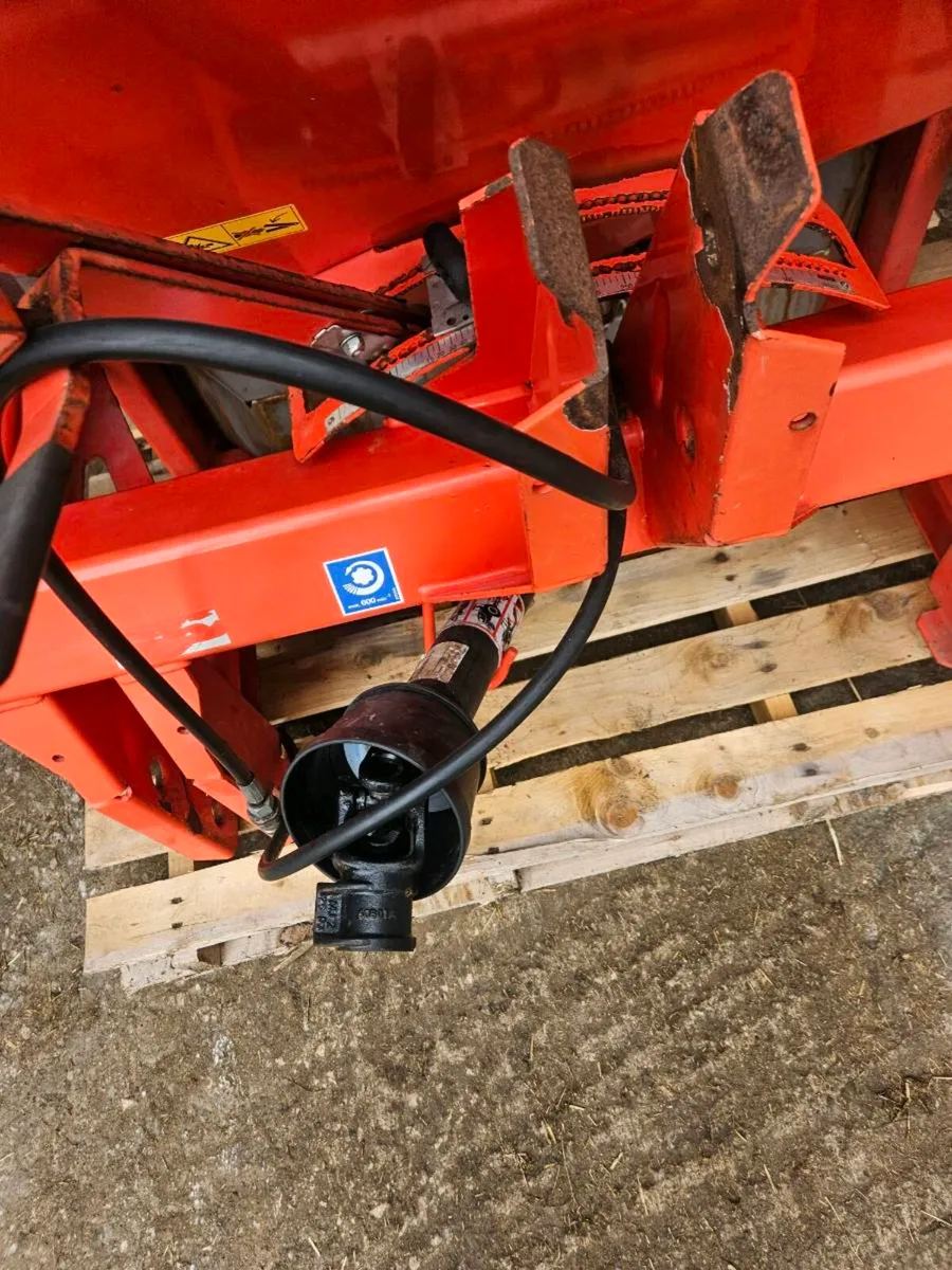 Rauch fertiliser spreader - Image 3