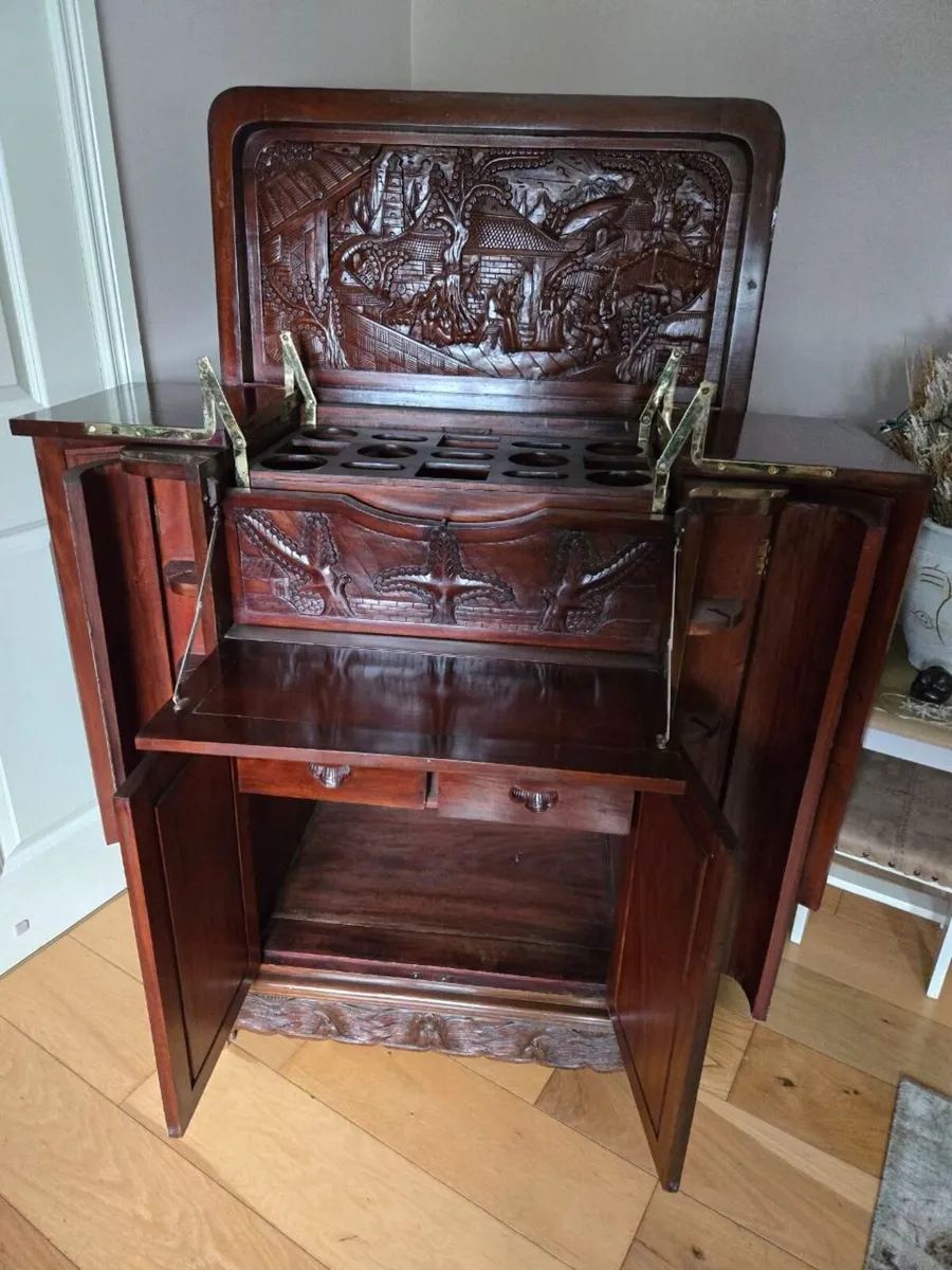 Vintage Chinese-style bar - Image 1