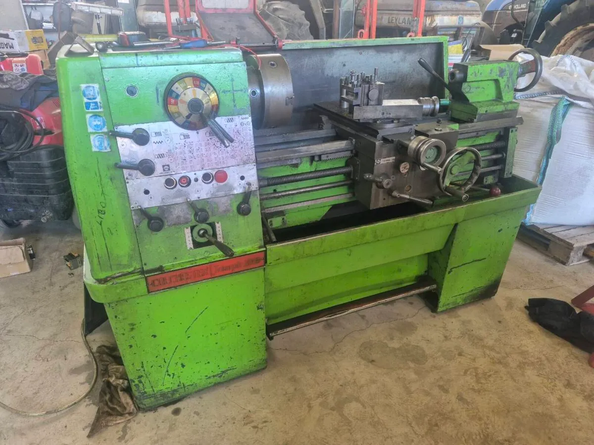 Colchester triumph 2000 lathe - Image 2