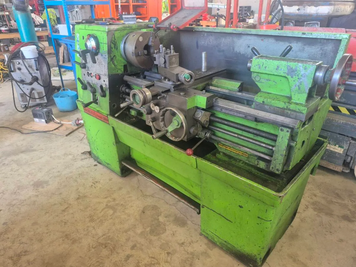 Colchester triumph 2000 lathe - Image 3