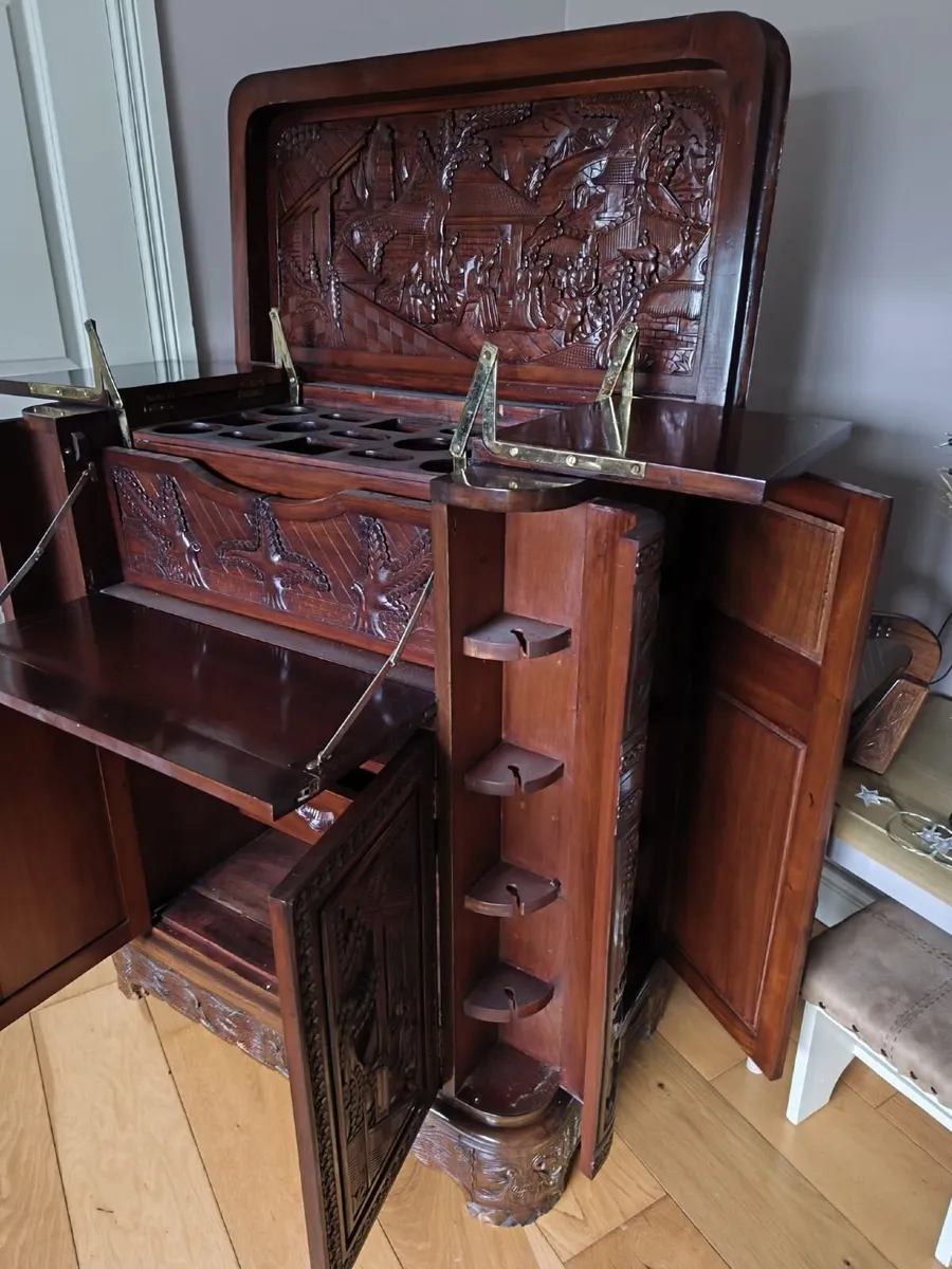 Vintage Chinese-style bar - Image 3