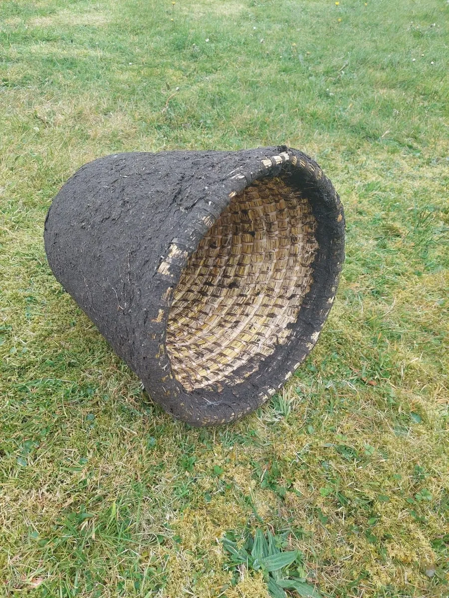 Large straw Bee skep - Image 2